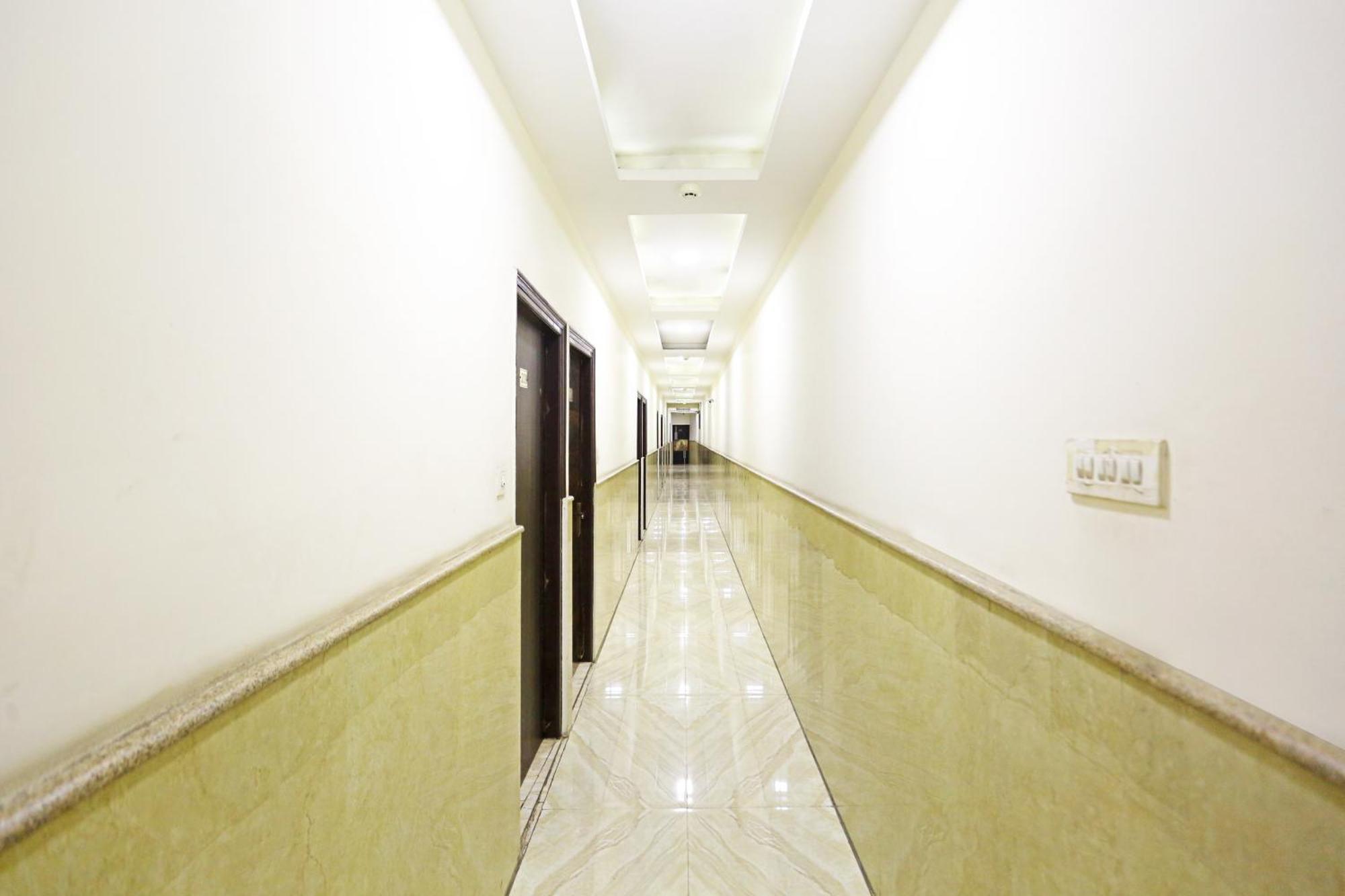 Hotel The Kiara Near Delhi Airport New Delhi Exterior photo